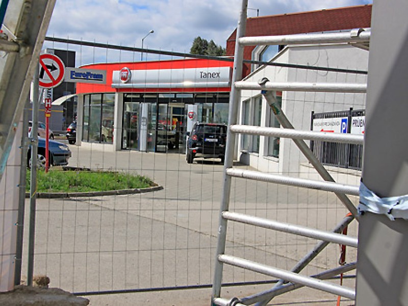 Predajňa áut a servis Mazda Tanex Trnava vedľa Fiatu na Nitrianskej ulici 25